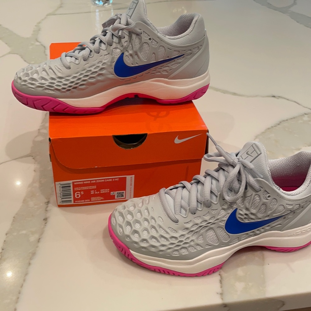 Nike tennis shoes worn ONCE
